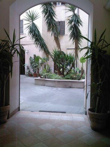 Roma Prince Inn Accommodation Exteriör bild